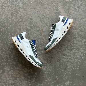 On Men’s Swiss Engineering Running Shoes - White Green Size 8.5